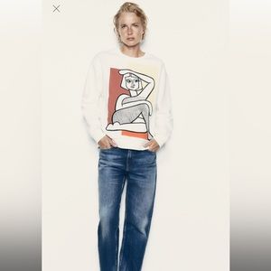 EMBROIDERED GIRL SWEATSHIRT - NWT Size M ❤️